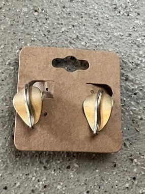 4/$20 Clipon Gold-Tone Leaf Stud Earrings - Elegant Women's Jewelry